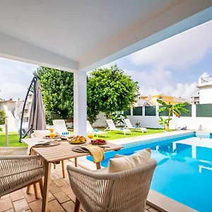 https://urban-bliss-guesthouse-ii.hotelaalgarve.com